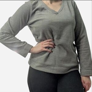 Old Navy Gray Striped Fleece Top